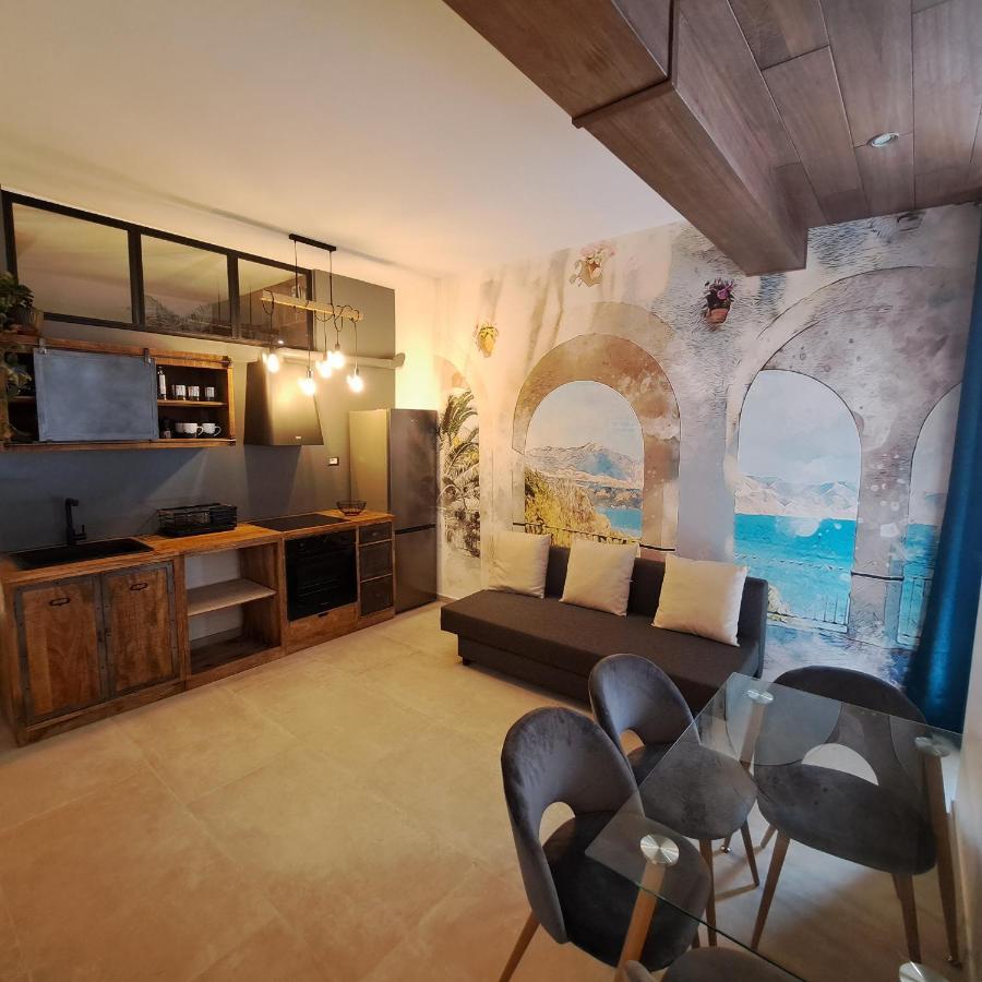 Caieta Housing Hotel Гаета Екстериор снимка